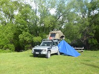 Land Rover met Rooftop tent