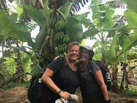 pose met bananen