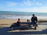 Mama en Oliver bankje