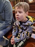 Oliver aan het bidden