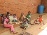 Geschminkte kinderen aan de lunch