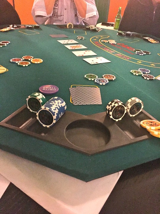 I actually don't suck at poker :D