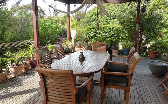 Ons terras met uitzicht op de Dandenong ranges
