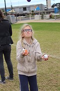 Jongleren op het frisbee kamp