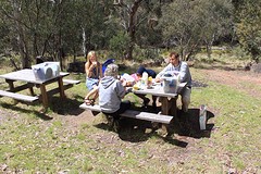 Picknicken near snowy river
