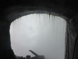 Achter de waterval