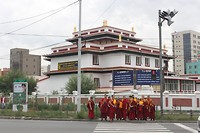Bakula Renbuchi tempel met monniken