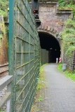 Donker tunneltje waar door moeten fietsen