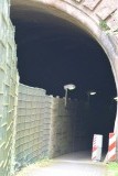 Tunnel steil naar beneden!