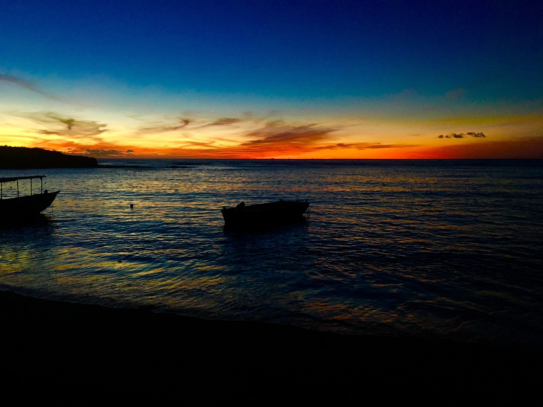 Sunset Barefoot Manta