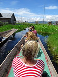 In de boot naar de floating village