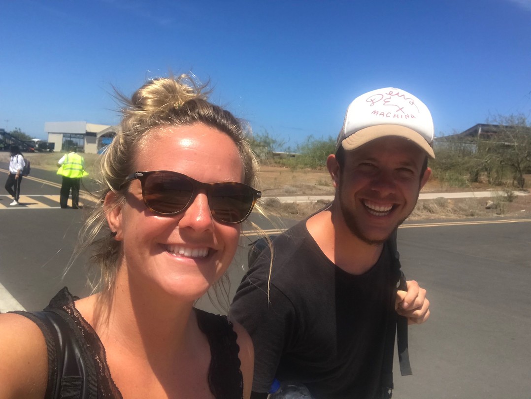 Terug het vliegtuig in naar Quito! Blije bekkies