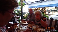 Op naar de voorstelling