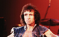 Dag 9, Bon Scott