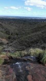 vanaf de bovenkant van de waterval