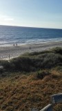 bijna alleen op het strand.