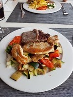 Mixed grill met groente, de mannen hadden uiteraard patat erbij en geen groente