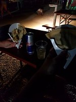 Genieten van een drankje en een pannenkoek met nutella