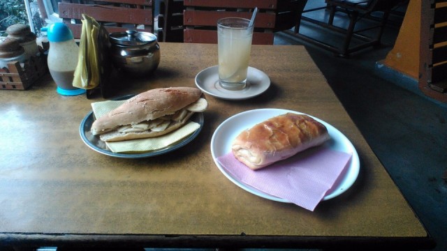 Ontbijt @ Devraj Coffee Corner
