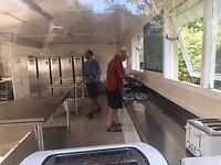 Kijkje in de keuken.