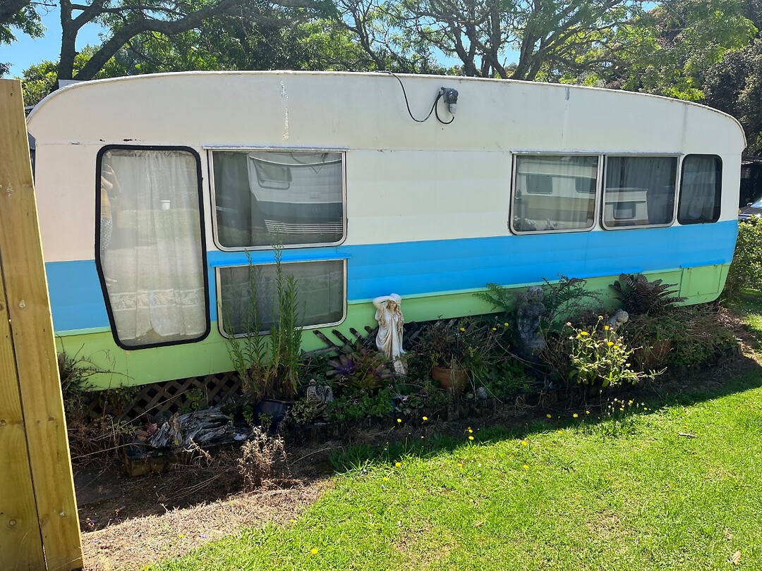“Sta-caravan”