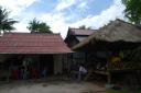 ons huis links en hangmat-hutje rechts