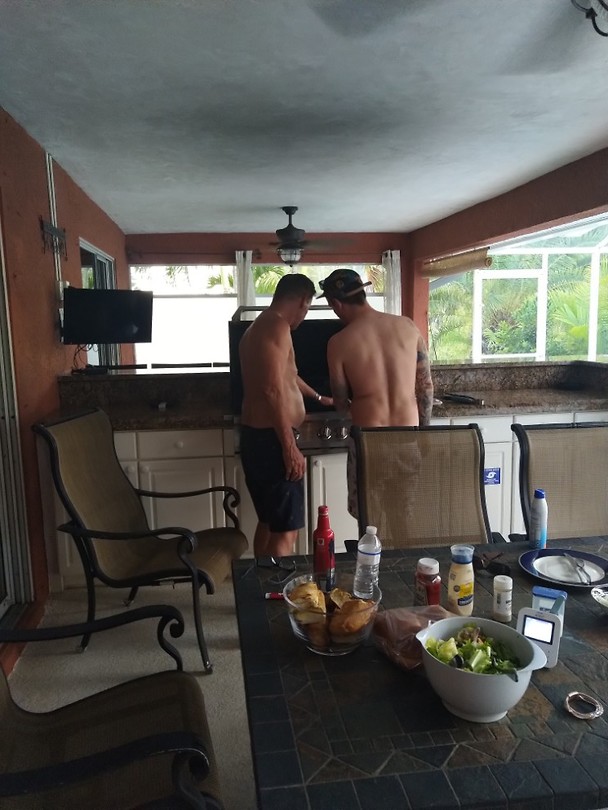 Tom Joop en de BBQ