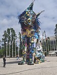Prachtige kunst gemaakt van prullenbakken
