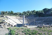 Klein amfitheater in Epidaurus-beach