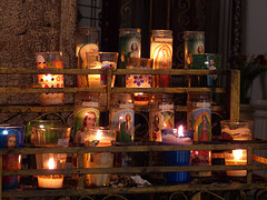 kaarsjes in de kerk