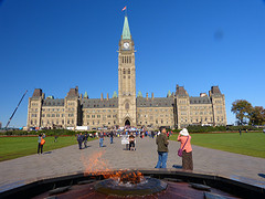 Parlementsgebouw Ottawa met eeuwig brandende vlam