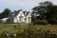 Broadgreen house met rozentuin
