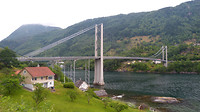 een van de grote bruggen die we passeerden