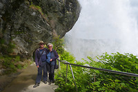 onder de waterval