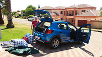 auto inpakken bij Willie en Louise