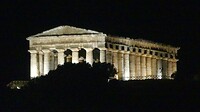 Segesta tempel by night
