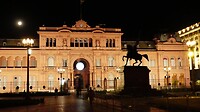 Casa Rosada bij avond