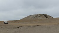 Kamperen bij een piramide