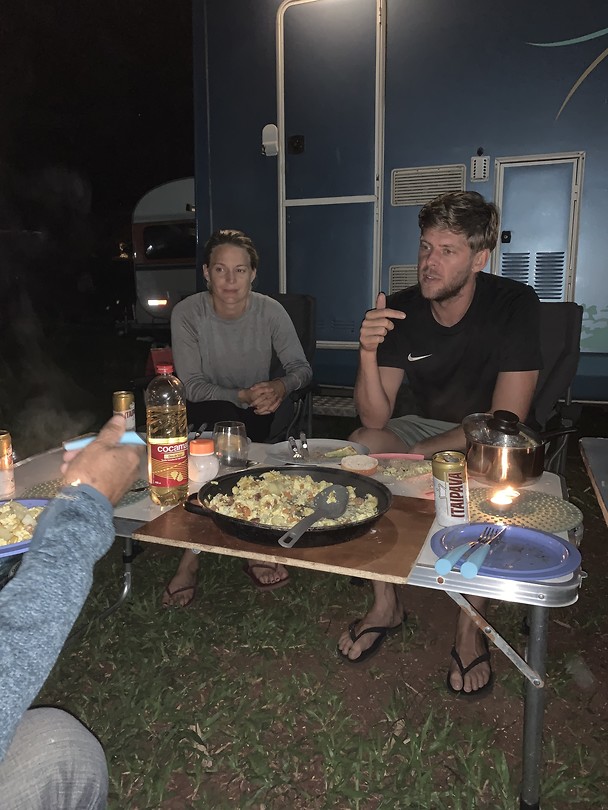 BBQ op de camping (Tom en Margot)