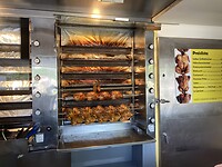 Ali’s Hänchen, 1 mal bitte, mit Pommes Frites und Mayo, fur 2p