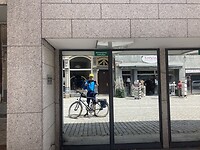 Weerspiegeling in etalage -Hameln