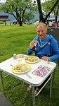 Lofthuscamping, avondeten in de boomgaard