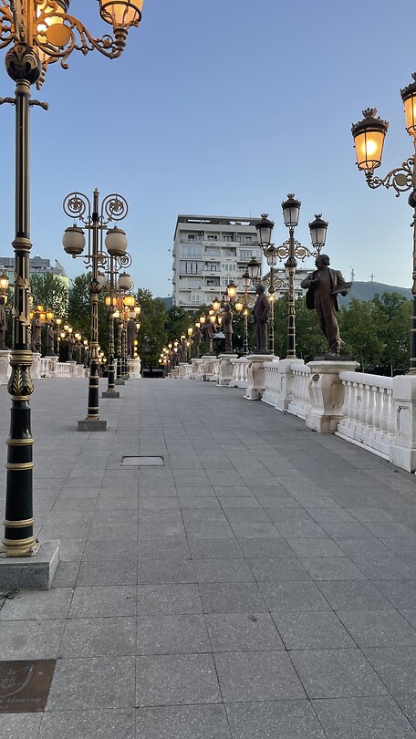 07D05E9C-0DB4-421C-8033-24CA71C5205E