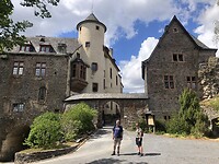 Neuerburg, de burcht! Mooier werd het niet!