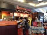 Een broodje bij Dunkin' Donuts