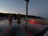 In de jacuzzi