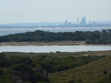 Je kunt in de verte het vasteland (Perth) zien!