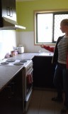 esmee wijst weer eens iets aan (owja en onze keuken)