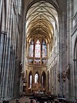 Kerk bij burcht
