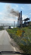 Uche...overal zie je hier nog oude fabrieken die een ondefinieerbare walm uitstoten...en een stank!